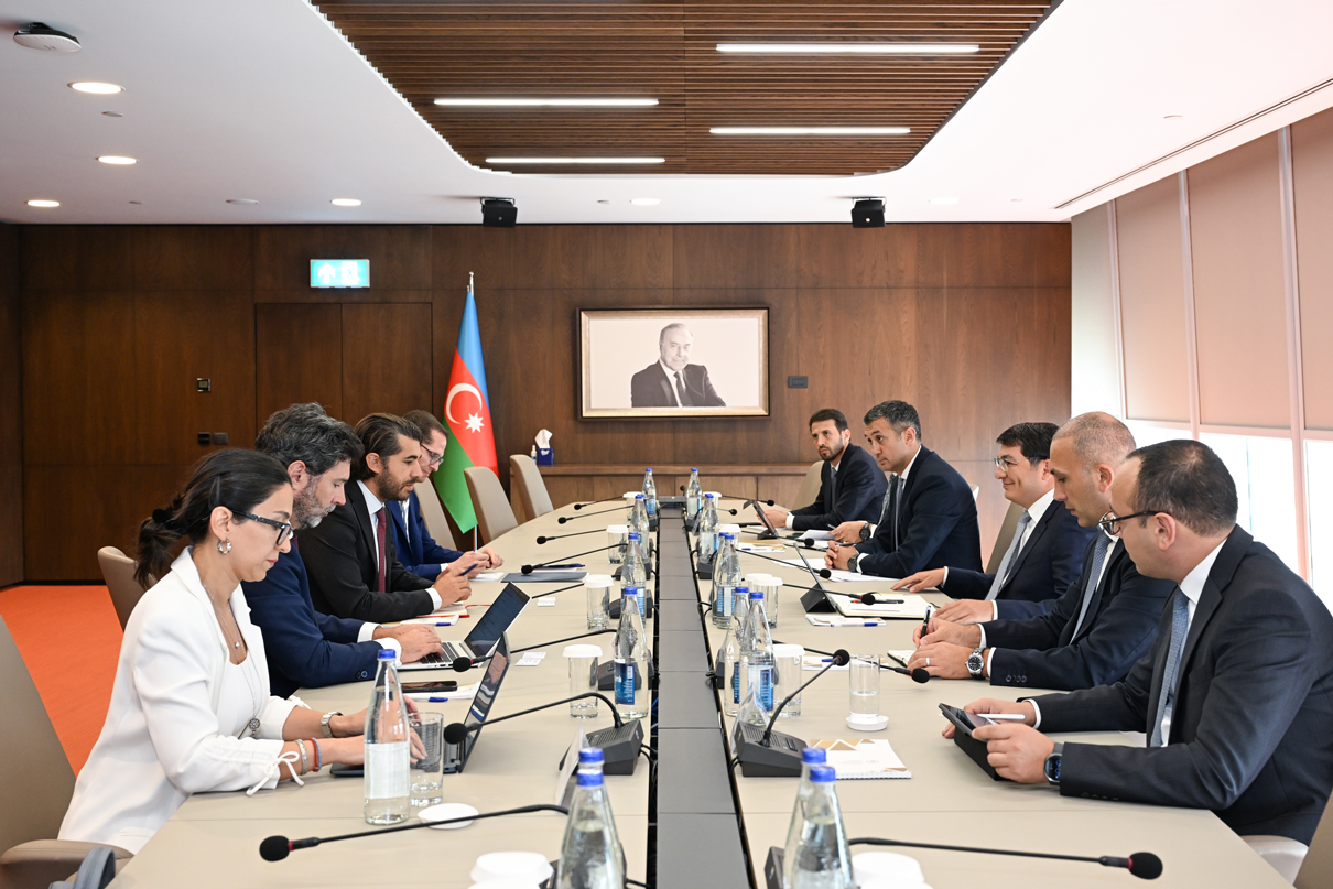 Discussions held with representatives of Spain's "Santander" bank