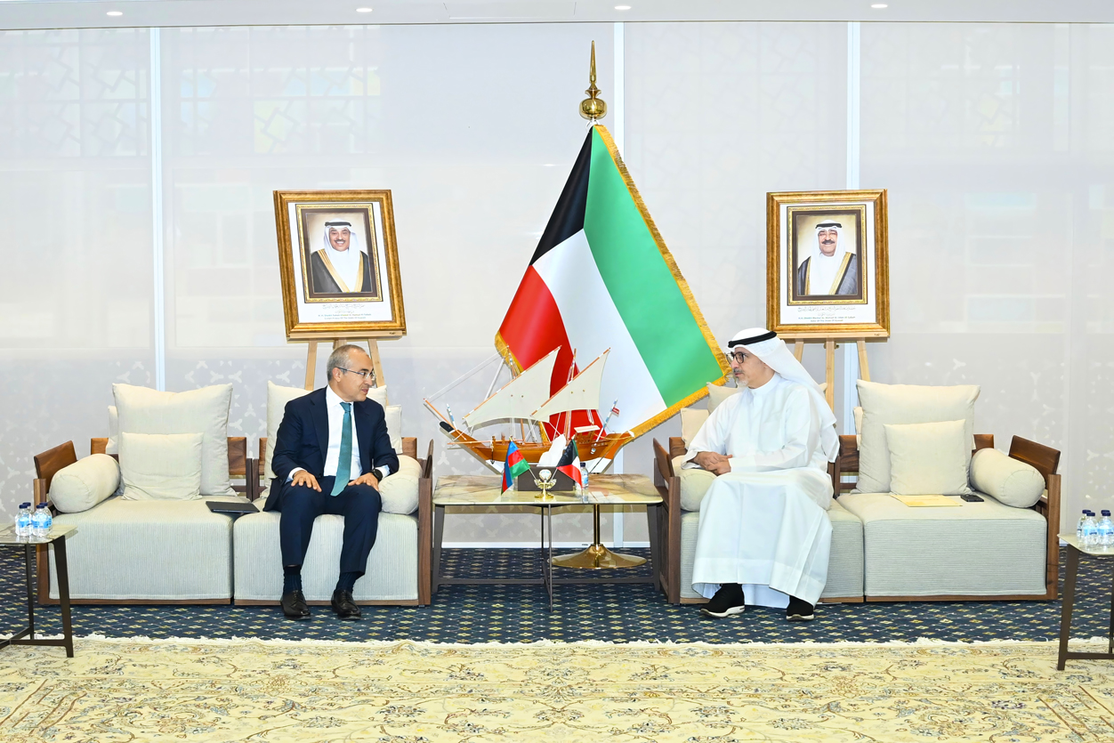 Minister of Economy holds series of meetings in Kuwait