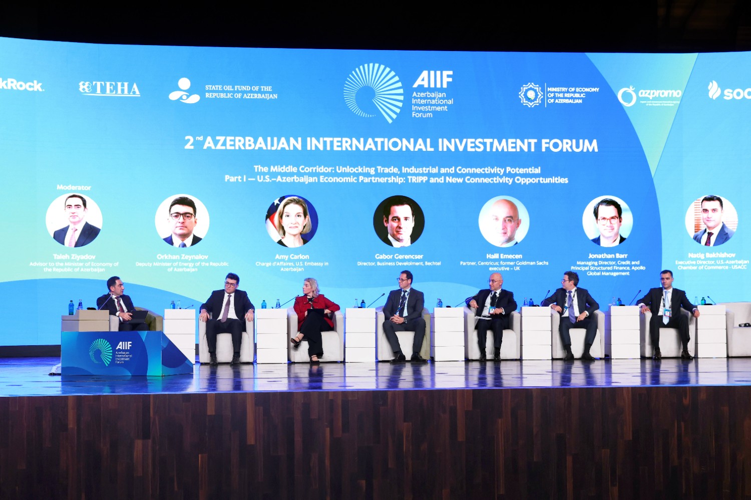 İkinci Azərbaycan Beynəlxalq İnvestisiya Forumu çərçivəsində “Orta Dəhliz: regional ticarət, bağlantı və dəyər zəncirləri” mövzusunda panel sessiya keçirilib